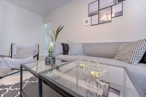 Firma de Curatenie Sector 3 Bucuresti servicii menaj menajera garsoniera apartament vila casa birou birouri sters praf sticla masa mobila pete covor aerisit perne aspirator Firma de Curatenie Sector 3 Bucuresti servicii menaj menajera garsoniera apartament vila casa birou birouri sters praf sticla masa mobila pete covor aerisit perne aspirator