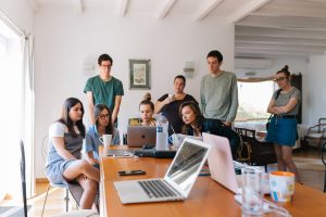 Servicii de curatenie birouri spatii ferestre balcon geam geamuri podea pardoseala menaj Pantelimon profesional profesionala profesionale Vitan Victoriei Magheru Centrul Vechi Hub Firme Servicii de curatenie birouri spatii ferestre balcon geam geamuri podea pardoseala menaj Pantelimon profesional profesionala profesionale Vitan Victoriei Magheru Centrul Vechi Hub Firme